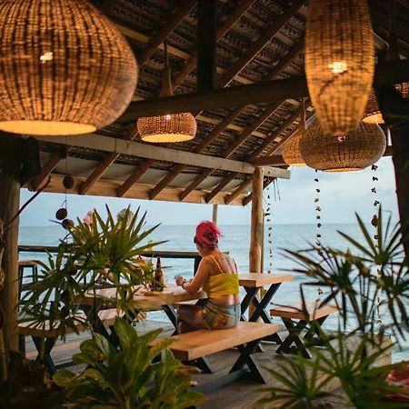 Backpack Beach Hostel & Reggae Bar Boossa ภายนอก รูปภาพ