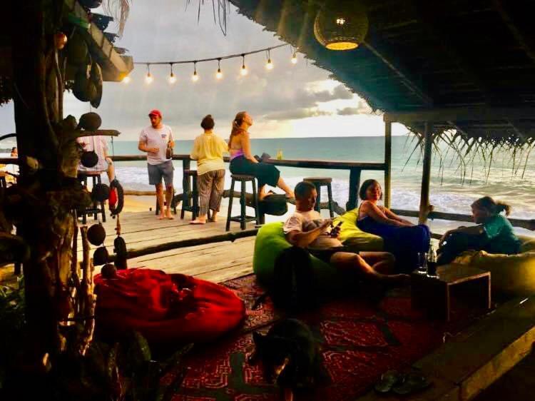 Backpack Beach Hostel & Reggae Bar Boossa ภายนอก รูปภาพ