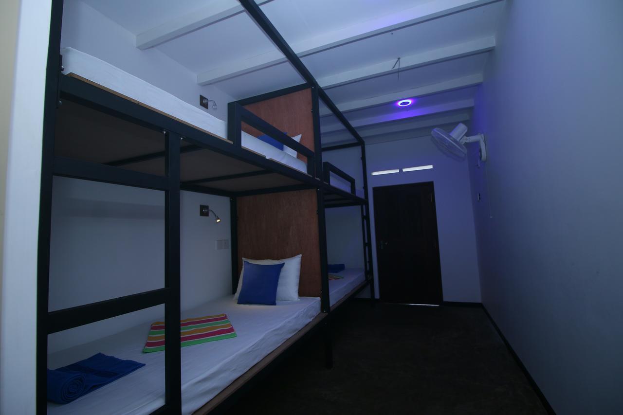 Backpack Beach Hostel & Reggae Bar Boossa ภายนอก รูปภาพ