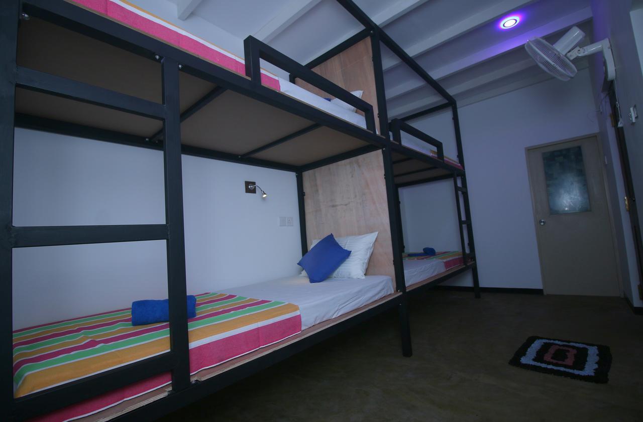 Backpack Beach Hostel & Reggae Bar Boossa ภายนอก รูปภาพ