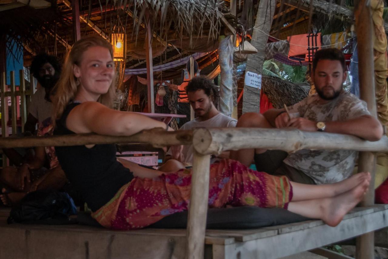 Backpack Beach Hostel & Reggae Bar Boossa ภายนอก รูปภาพ